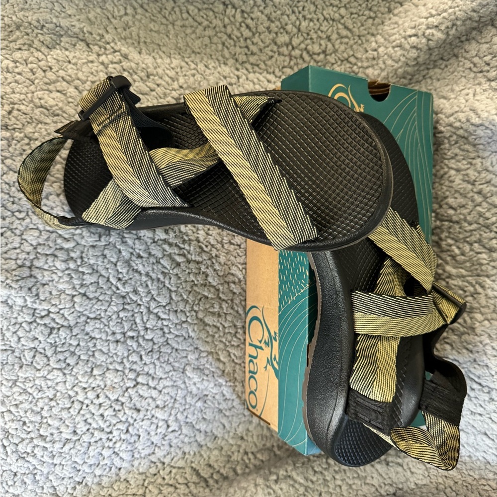 Chaco MEGA Z CLOUD SANDAL ODDS BLACK NOIRE size 9.